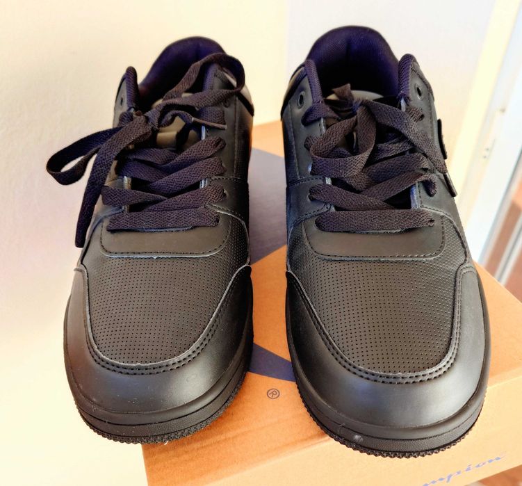 Нови спортни обувки Champion Triple NBK