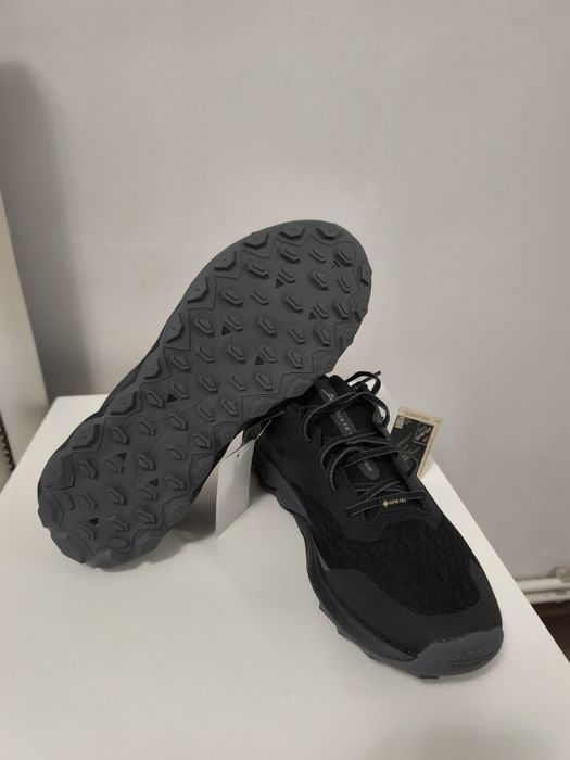 Adidași Mizuno Goretex/Noi