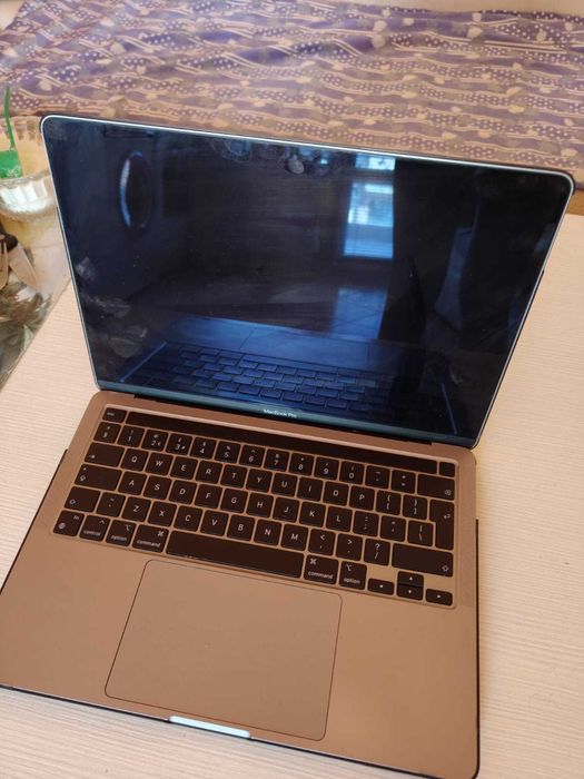 лаптоп Apple Модел: MacBook Pro A2338