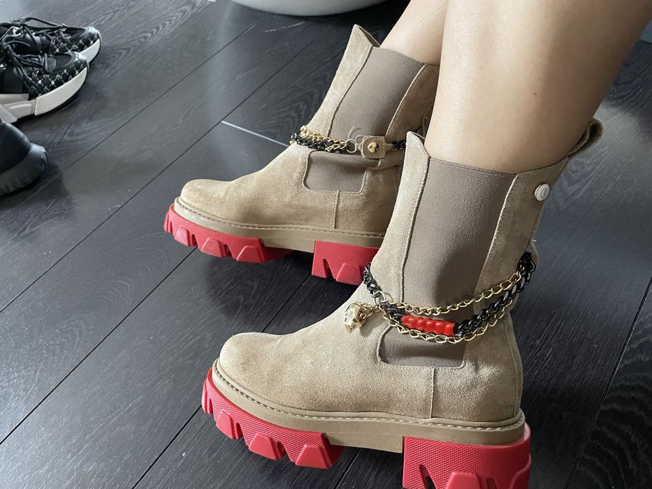 Велурени боти carini