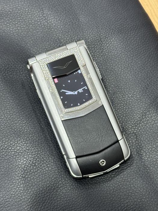 Телефон оригинал vertu  очень редкий модель