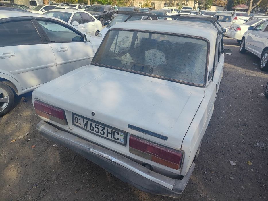 Jiguliy 07 sotiladi gaz metan 90talik xolati oʻrta