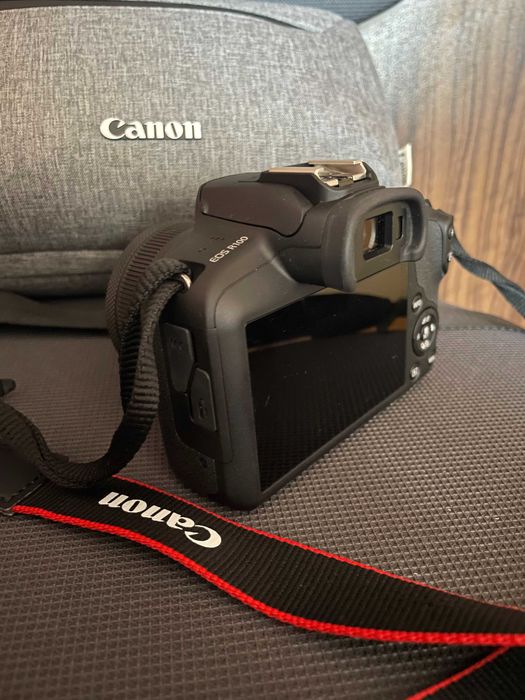 Canon EOS R100 + обектив 18-45mm + чанта + карта памет - с гаранция