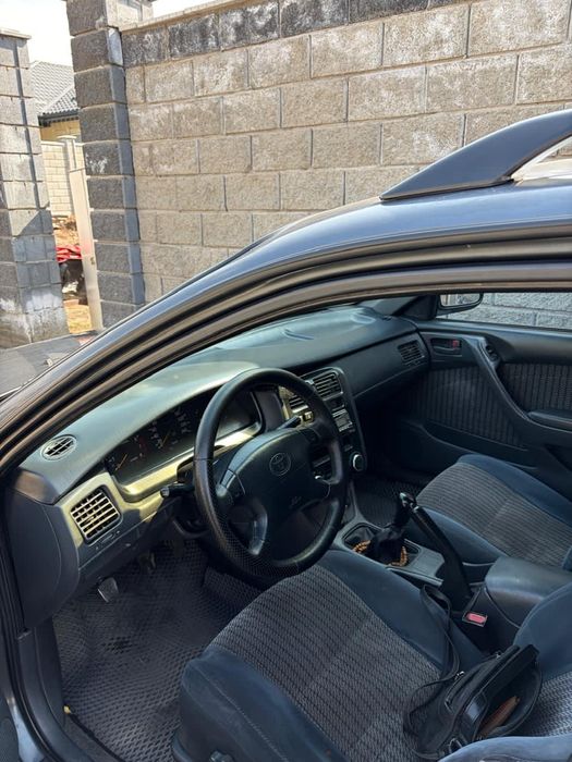 Тойота Карина Е 1995 ж. Объем 2.0