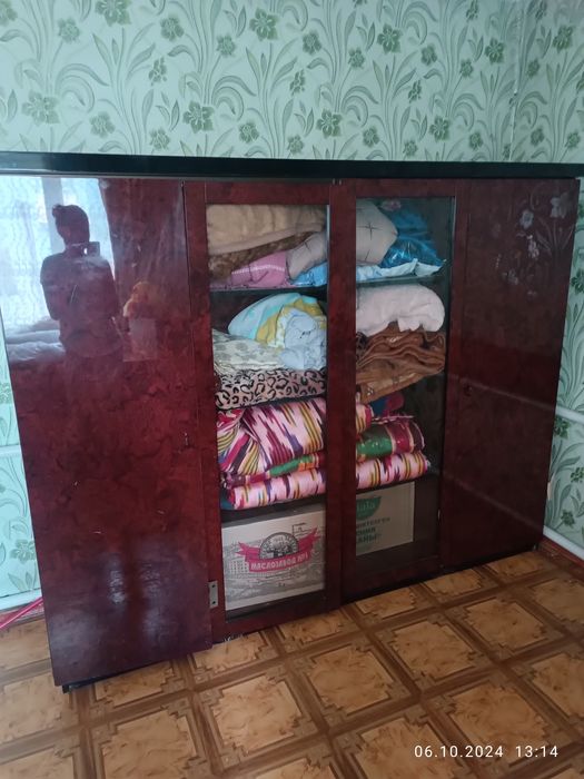 Шкаф и комод продам