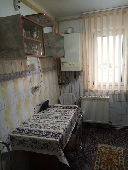 Ofer spre inchiriere apartament doua camere zona piata aurora