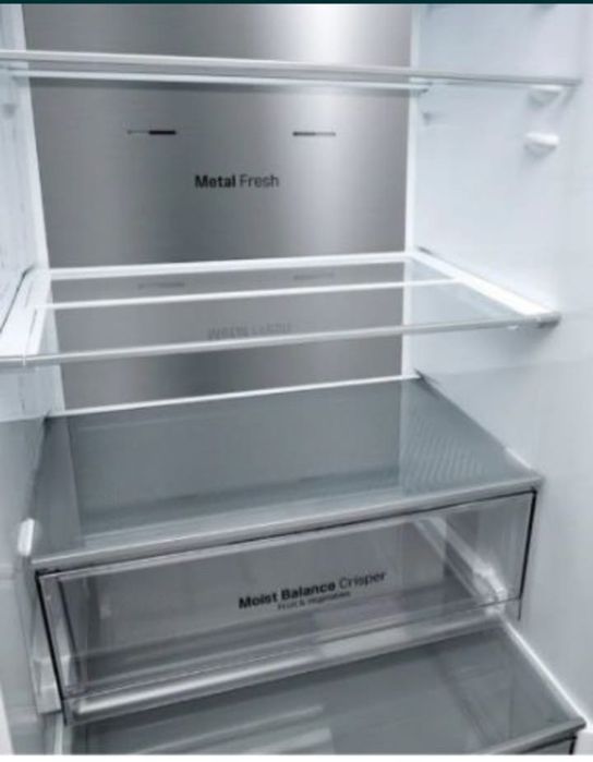 Продам Холодильник LG