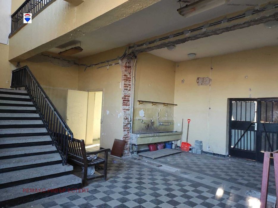 Инвестиционен имот с. Малко Враново