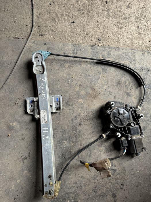 Стеклоподъемник на приору