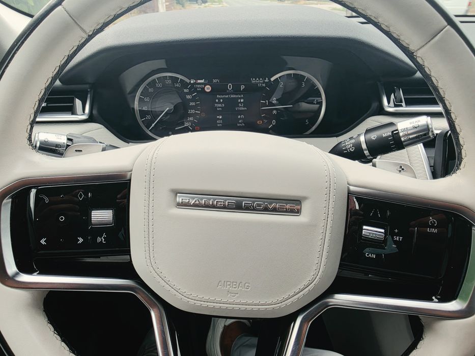Range rover velar