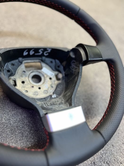 Volan piele perforat VW Passat B6,Golf 5,Jetta,Tiguan,Touran 2004-2010