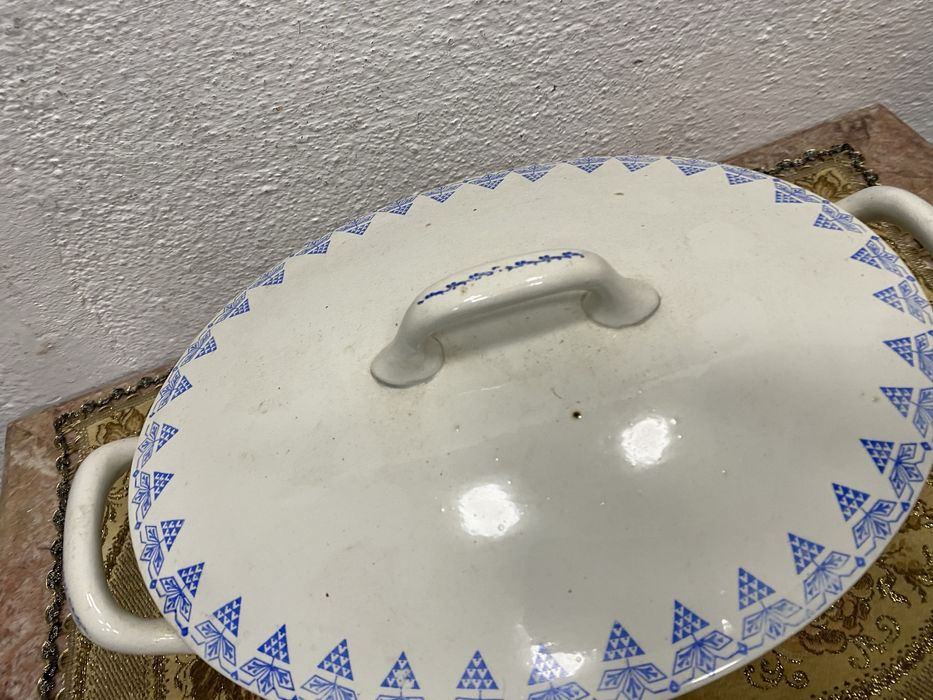 Стар френски супник от порцелан