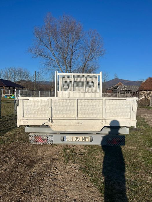 Vând sau schimb Nissan motor 2.8 diesel basculabil 6000€ neg
