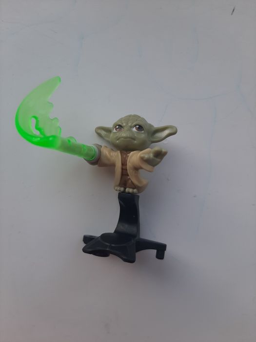 Игрушка из киндера