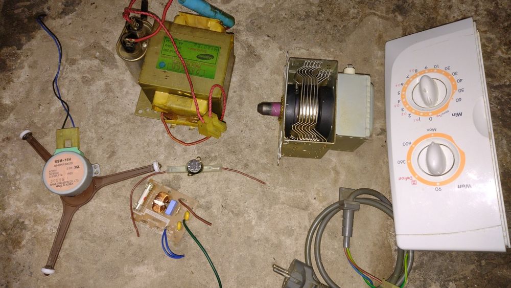 Части за микровълнова фурна