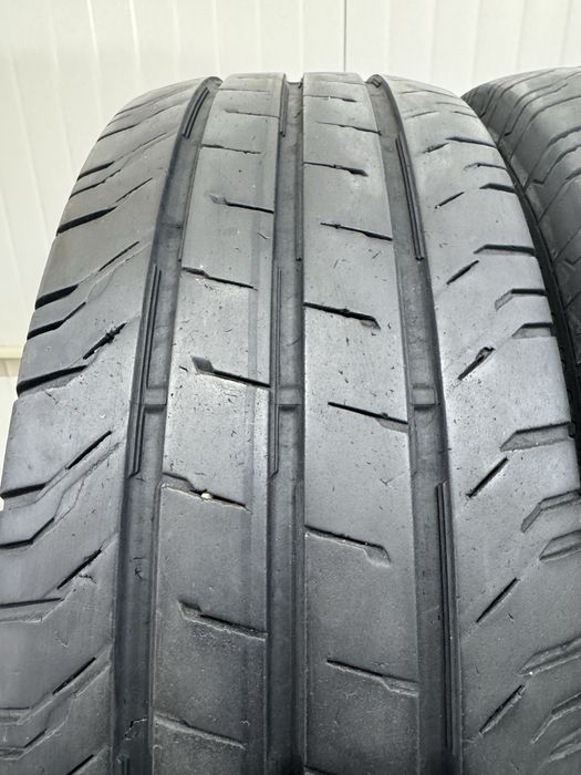 Гуми за бус 235 65 16C Continental