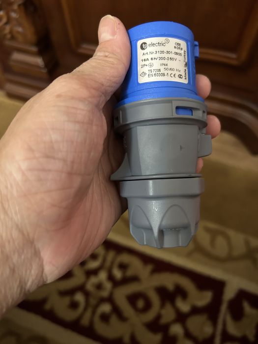 Продается розетки ПАПА 16 А