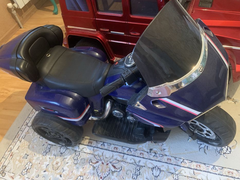 Продам 2 детские машины