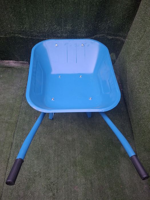 Тачка садовая универсальна  доставка по городу