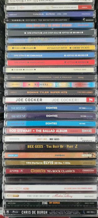 150 CD-URI muzica diversa , originale provenienta UK si Germania case de discuri cunoscute impreuna cu case de transport