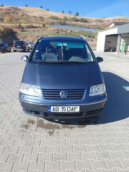 VOLKSWAGEN Sharan