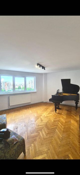 Vând apartament 4 camere, decomandat, vedere parc Primăverii – Mănăștur (Str. Primăverii nr. 4)