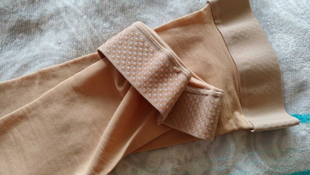 Чисто нови компресиращи чорапи