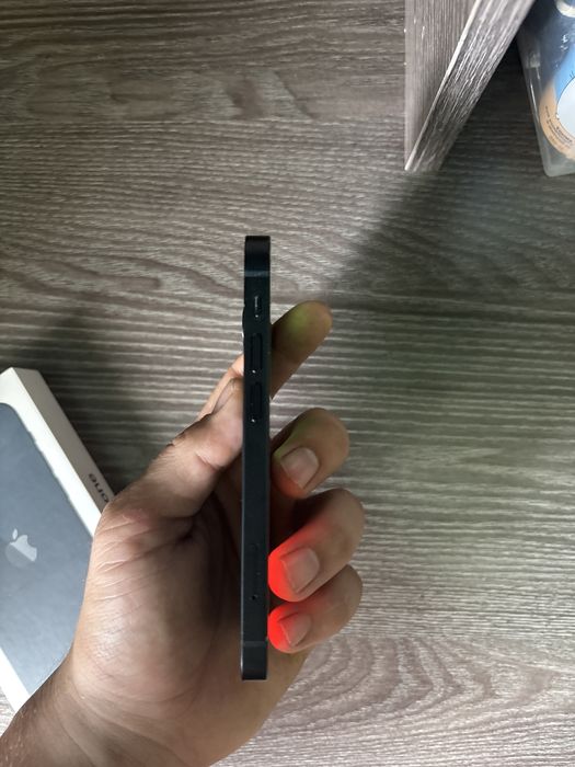 Продам iPhone 13 mini
