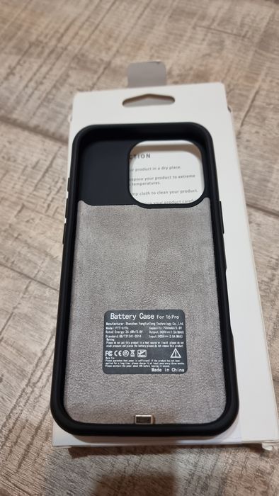 Vând baterie externa IPhone 16Pro