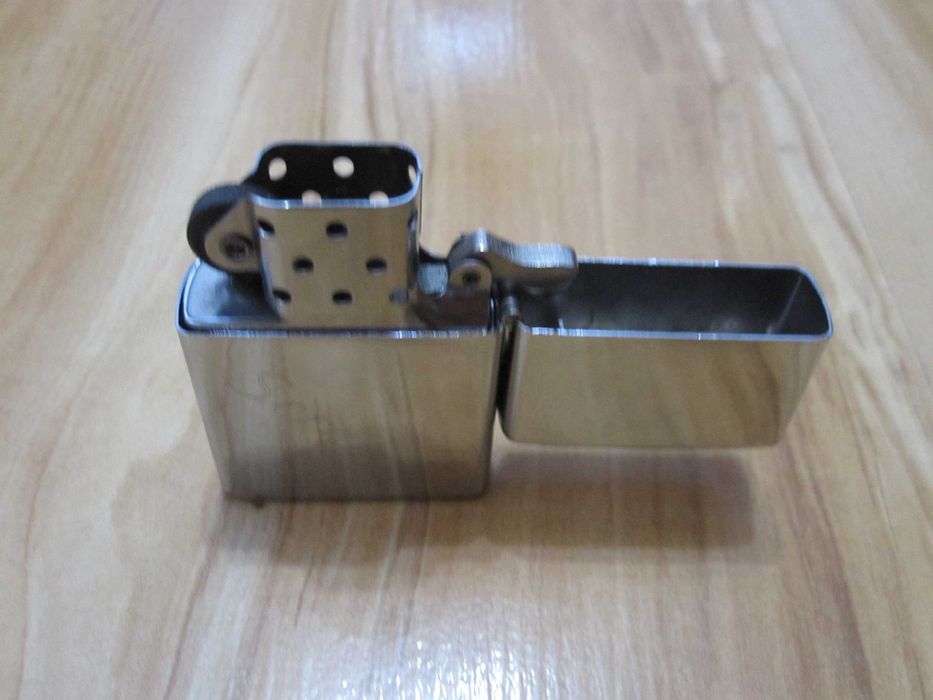 Bricheta metalica de colectie FC BARCELONA JM 28(Sergica) TIP ZIPPO