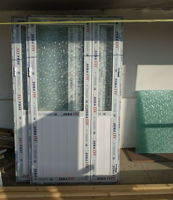 Двери Алиминивые Готовые  по 900 тысячи.