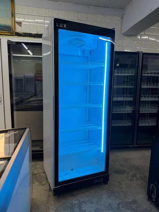 Холодильники•Однодверные холодильники•Витрины