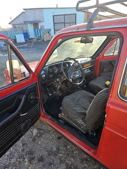 Автомобиль ваз лада 2121