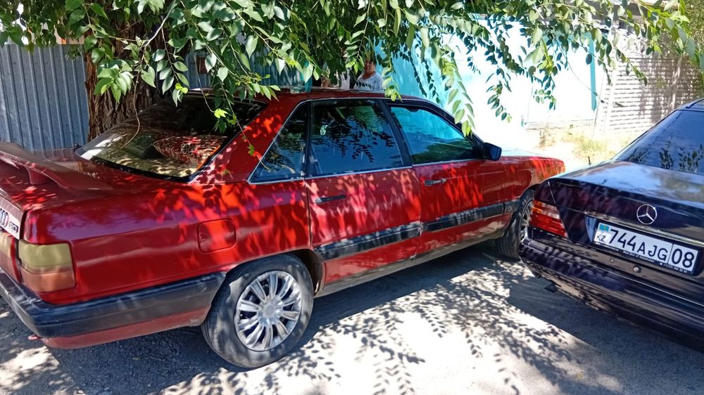 Продается Audi 100