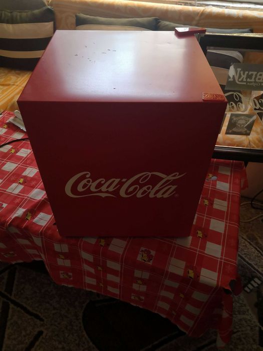 Хладилник на Coca-Cola
