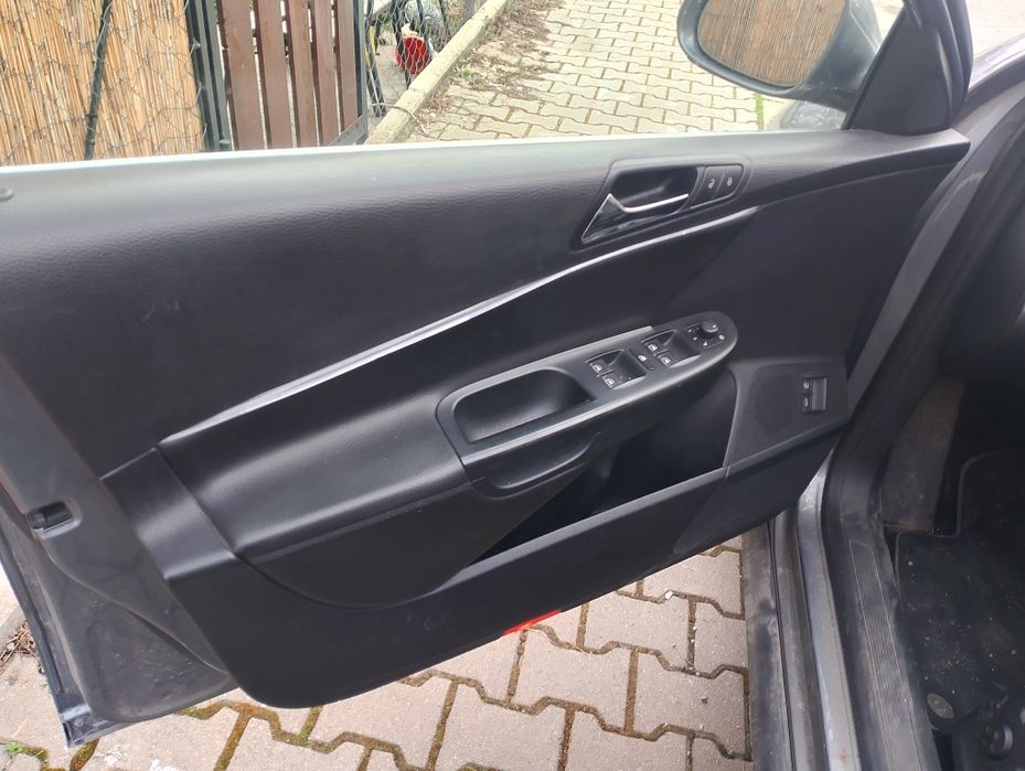 Продавам Volkswagen Passat b6 2.0 tdi 170 коня на части .