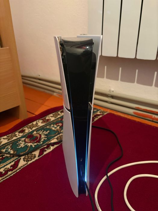 Playstation 5 с 2 джостиками + телевизор и болеее 400 играми