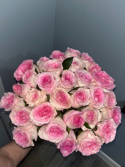 Цветы свежие на подарок