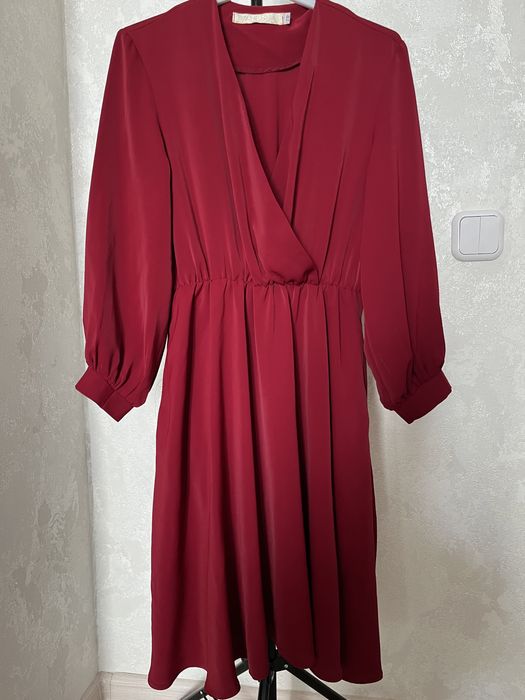 Продам платье новое