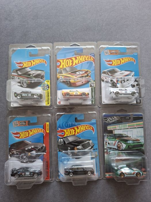 Продам машинки Хотвилс