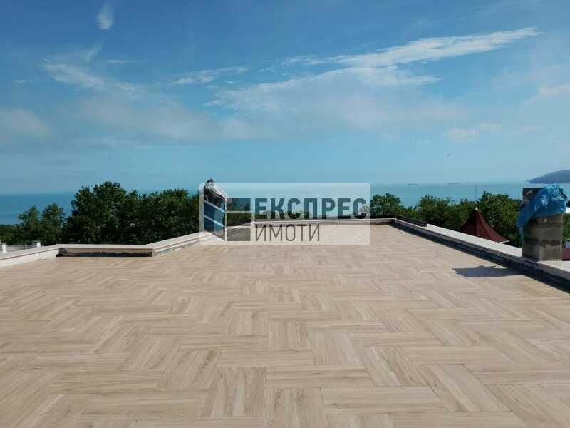 Нова сграда , с паркинг, ресторантска част, 20 апартамента в района на кв. Бриз