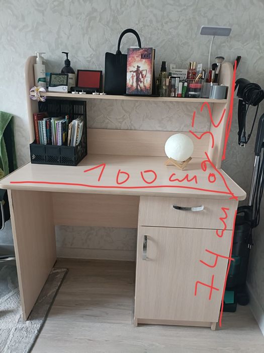 Письменный стол,парта