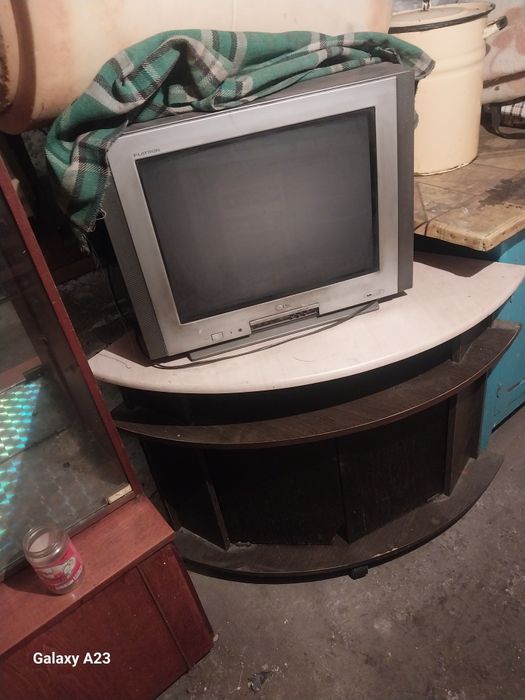 Отдам телевизор раб
