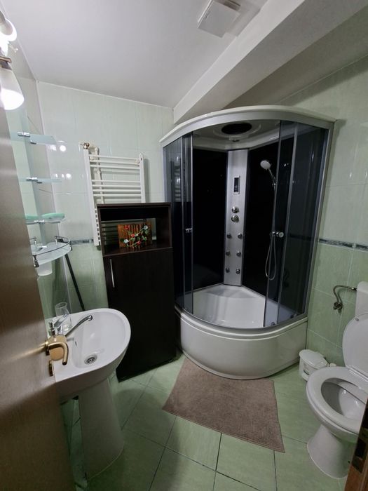 Apartament cu 2 camere decomamdat