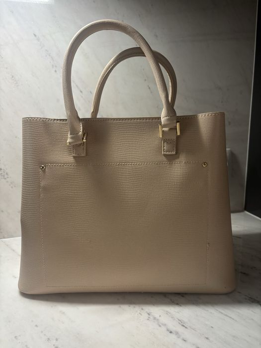 Дамска чанта с ключодържател