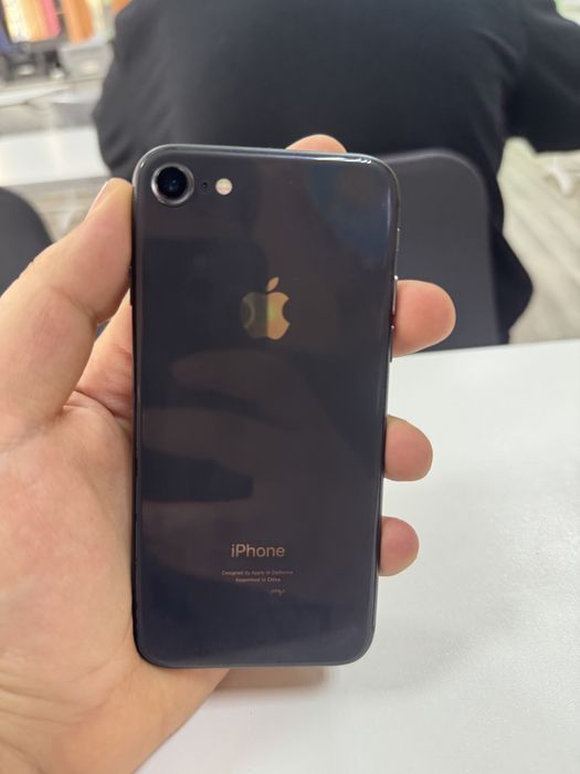 Продам Телефон iPhone 8 64Gb