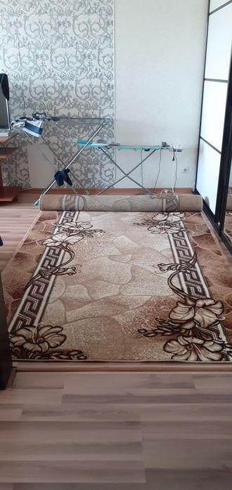 Продаётся ковер.