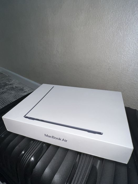 MacBook Air M2 13.6  аккумулятор 100%