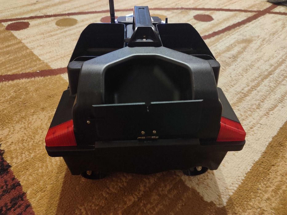 Корабче за захранка с GPS и две батерии