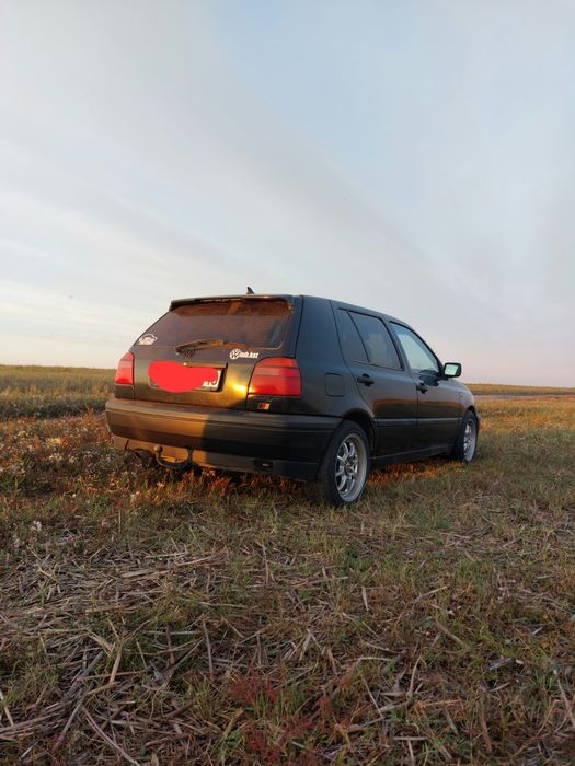 На продаже гольф 3